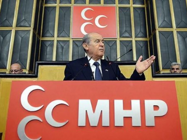Türk gençliği aldanmaz