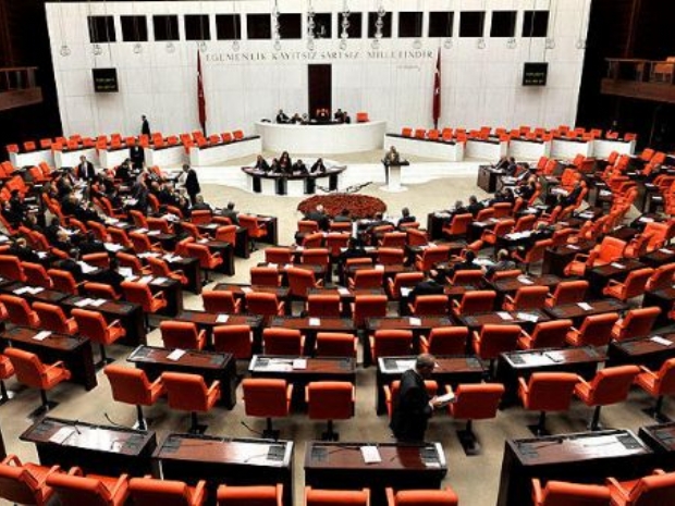 Yargı hizmetleri tasarısı yasalaştı