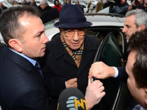 Karadayı hastaneye kaldırıldı