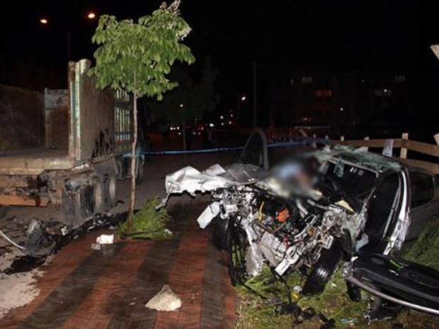 Trafik canavarı 5 can aldı