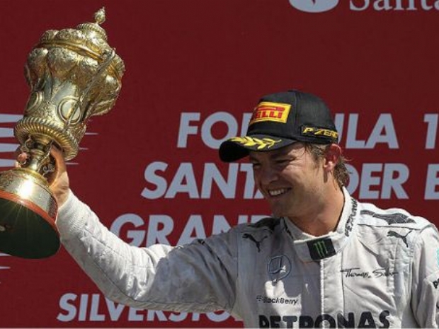 Rosberg birincilik kürsüsünde