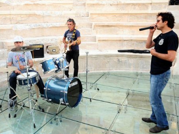 İmam rock grubu kurdu