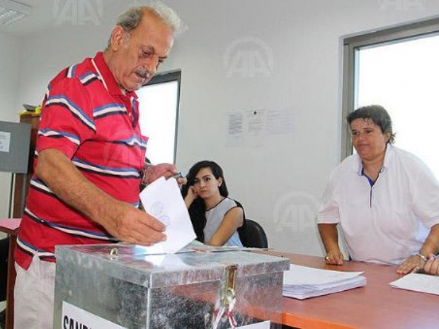 KKTC'de erken genel seçim başladı