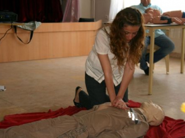 Sertifikalı ilk yardımcı sürücüler
