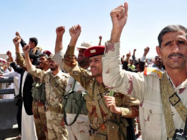 Yemende askeri birlikler birbirleriyle çatıştı