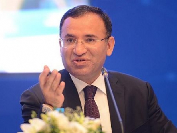 Kriz duasına çıkanlar var