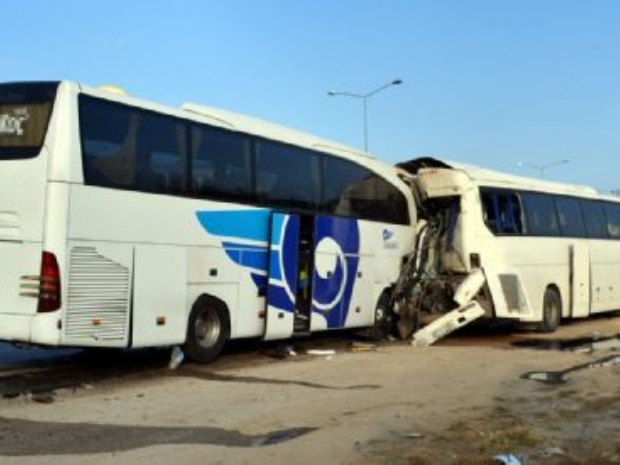 Biga'da iki otobüs çarpıştı