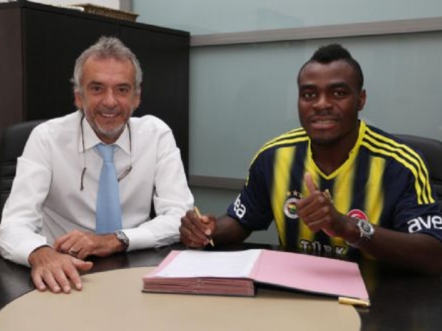 Emenike imzayı attı