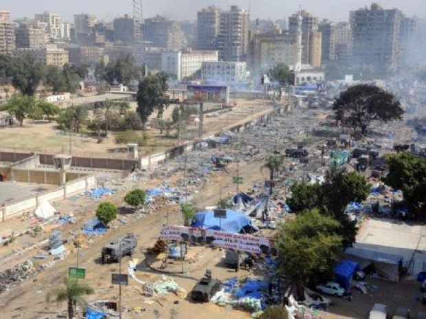 Mısır'da sokağa çıkma yasağı