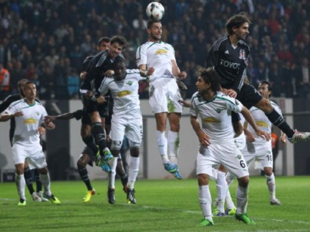 Deplasmanda berabere kaldı