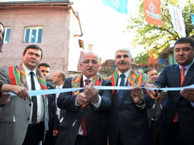 Cengiz Aytmatov Bilgi Evi açıldı