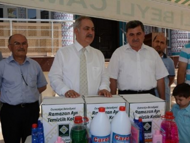 Osmaniye Belediyesinden Camilere Temizlik Malzemesi 