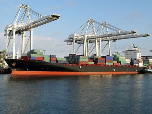 Dış ticaret açığı azaldı
