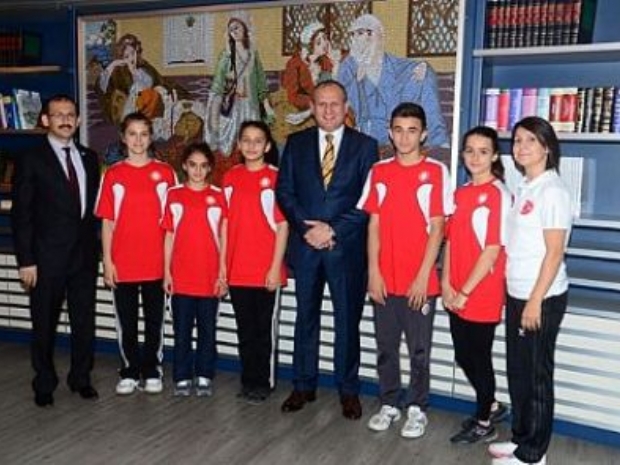 BAŞKAN KELEŞTEN SPORCULARA DESTEK