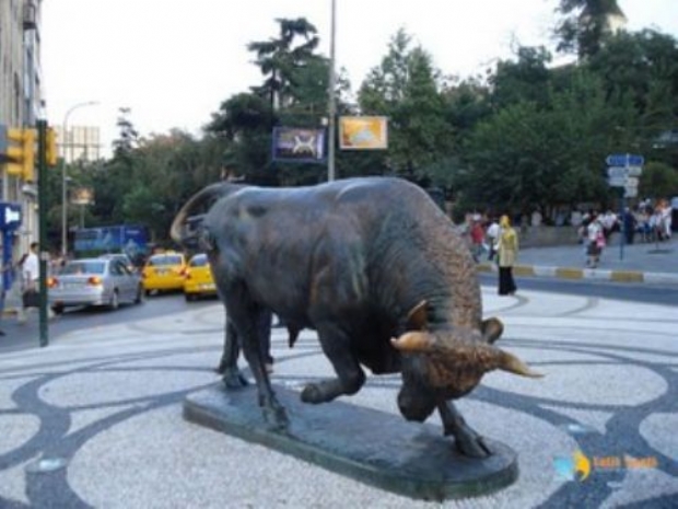 Kadıköy'ün Simgesi Boğa Heykeli'nin Yerine Ne Gelecek?