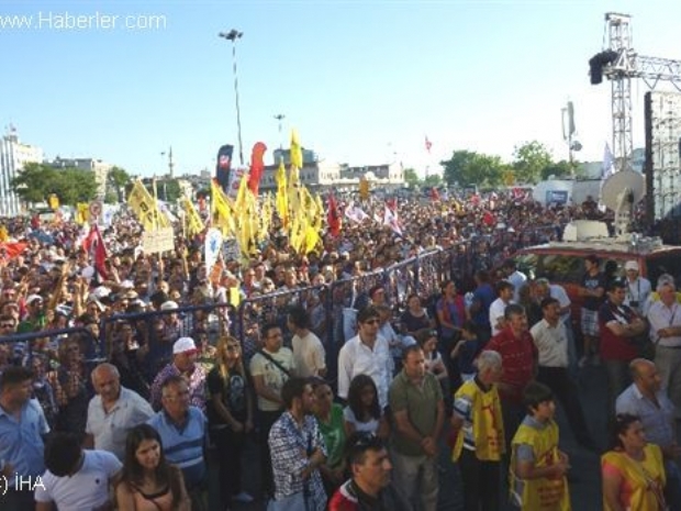 Sivas, Madımak'ın Yıldönümünde Kaybedilenleri Anıyor