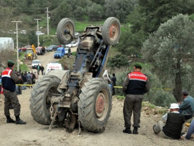 Yozgat'ta traktör devrildi: 35 yaralı