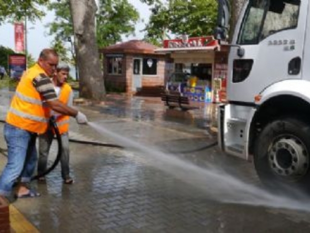 Temizlik Çalışmaları Aralıksız Sürdürülüyor