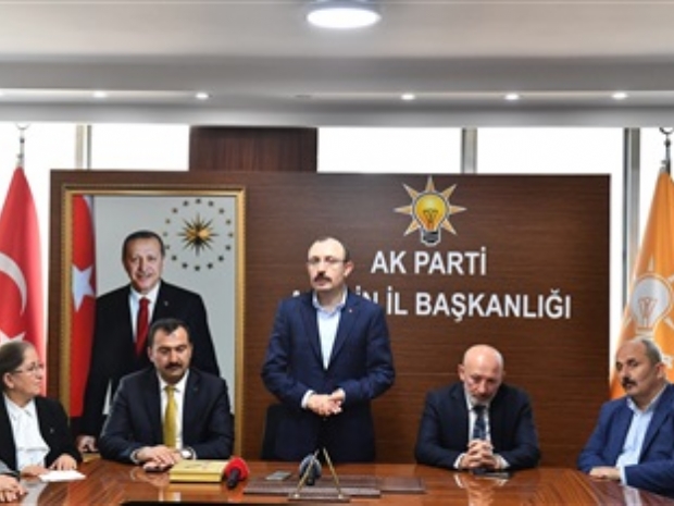 Ticaret Bakanı Mehmet Muş, Artvinde Partililere Hitap Etti